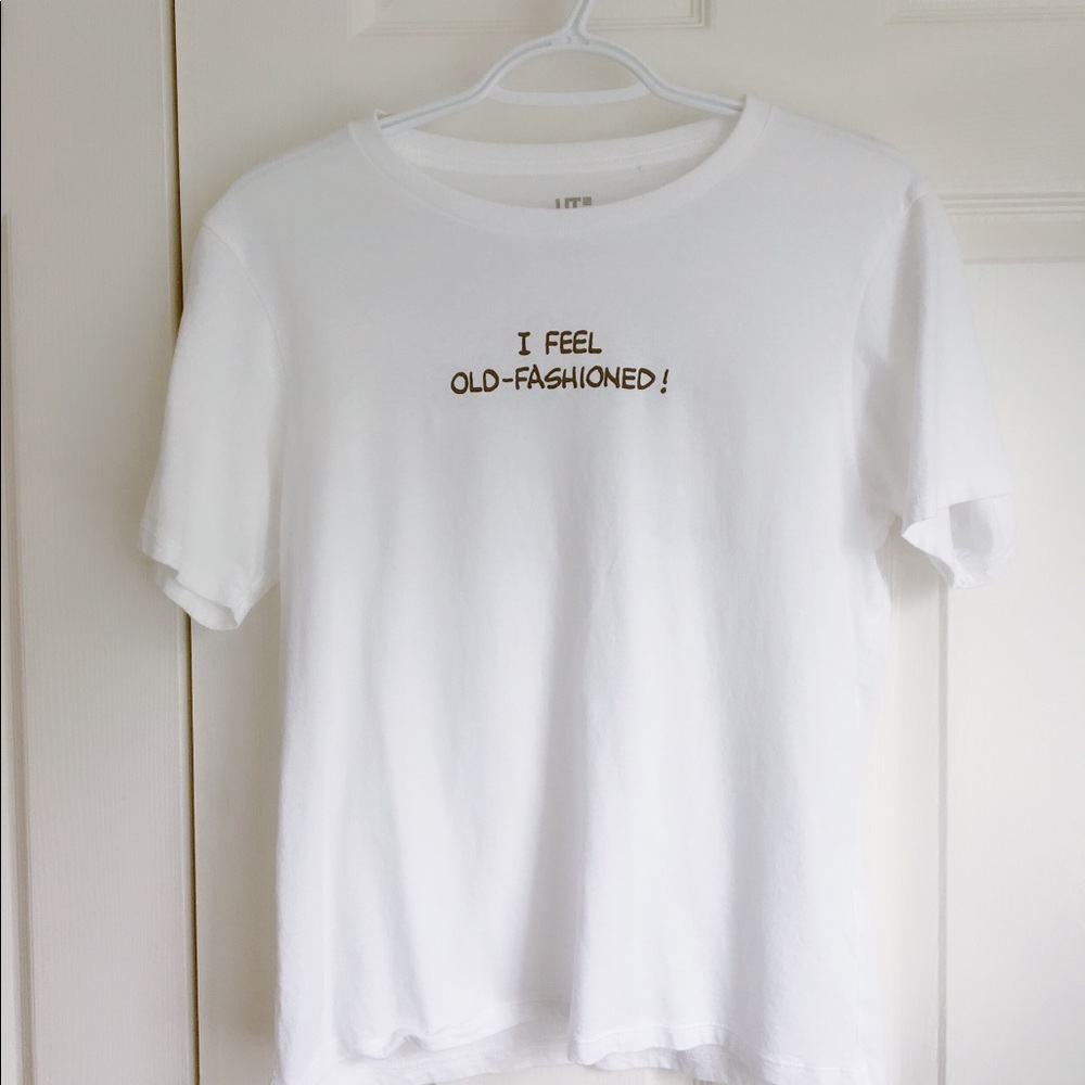 NWOT UNIQLOxPeanuts White graphic tee